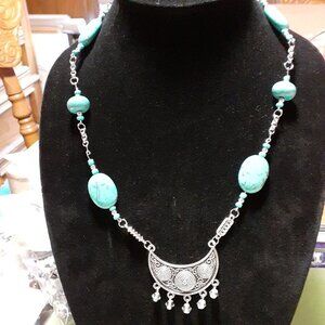 New Faux Turquoise Southwestern Bead Necklace